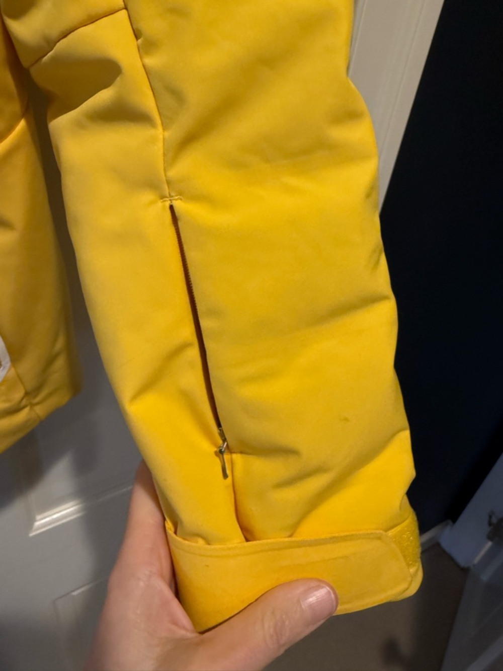Obermeyer Women's Cosima Down Ski Jacket - Yellow, size 6 - Picture 4 of 11